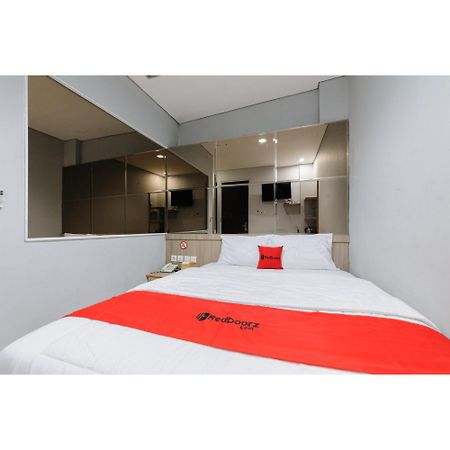 Reddoorz Plus Near Grand Indonesia Jakarta Kültér fotó