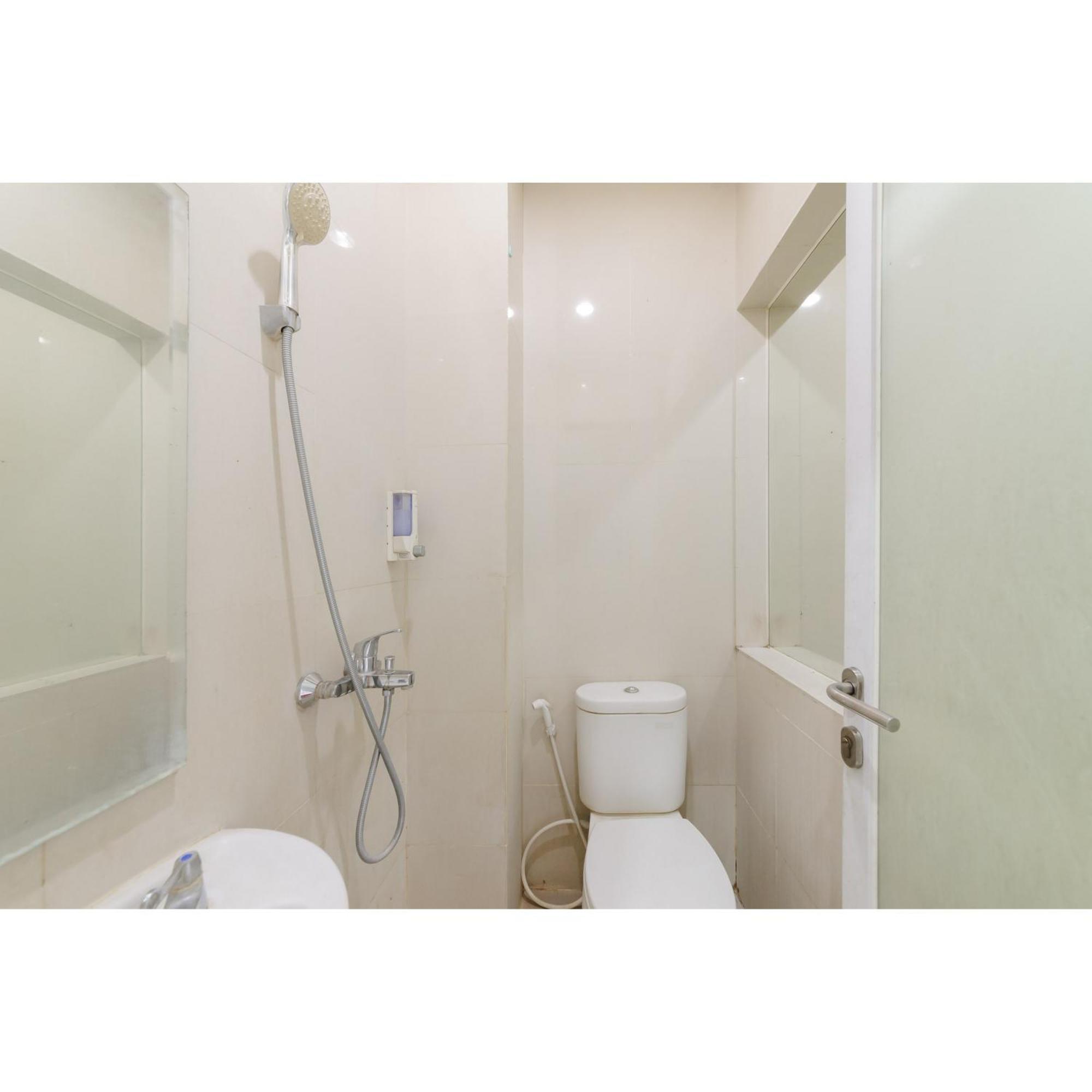Reddoorz Plus Near Grand Indonesia Jakarta Kültér fotó