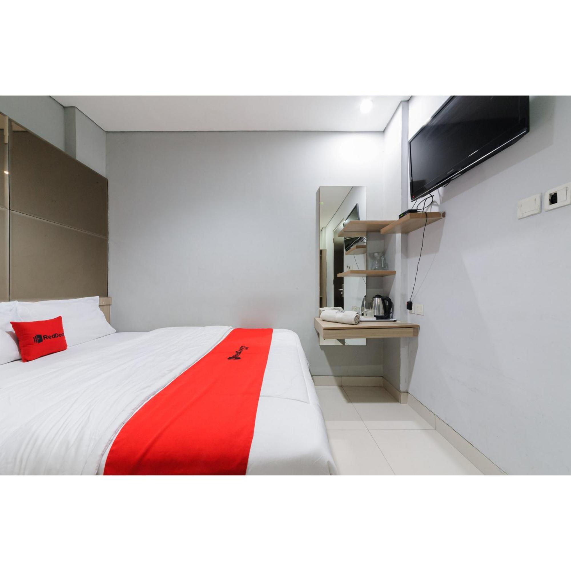 Reddoorz Plus Near Grand Indonesia Jakarta Kültér fotó
