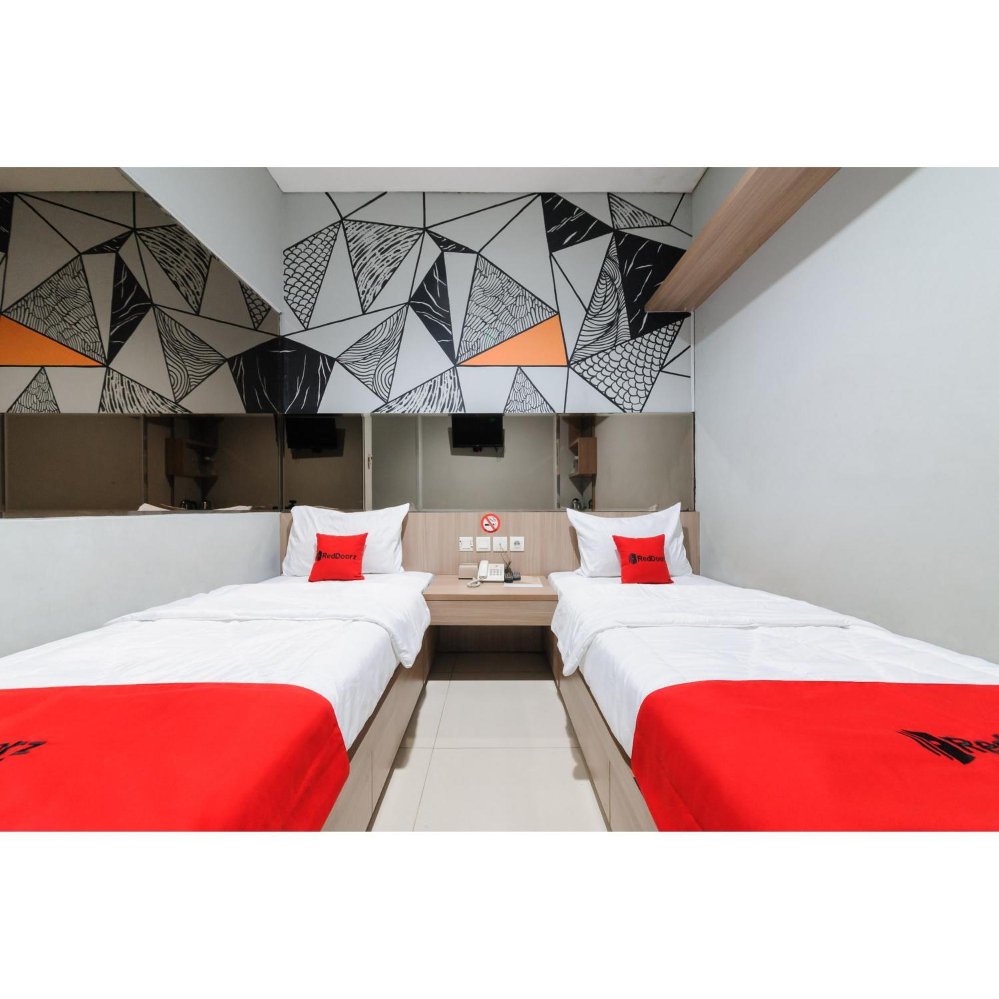 Reddoorz Plus Near Grand Indonesia Jakarta Kültér fotó
