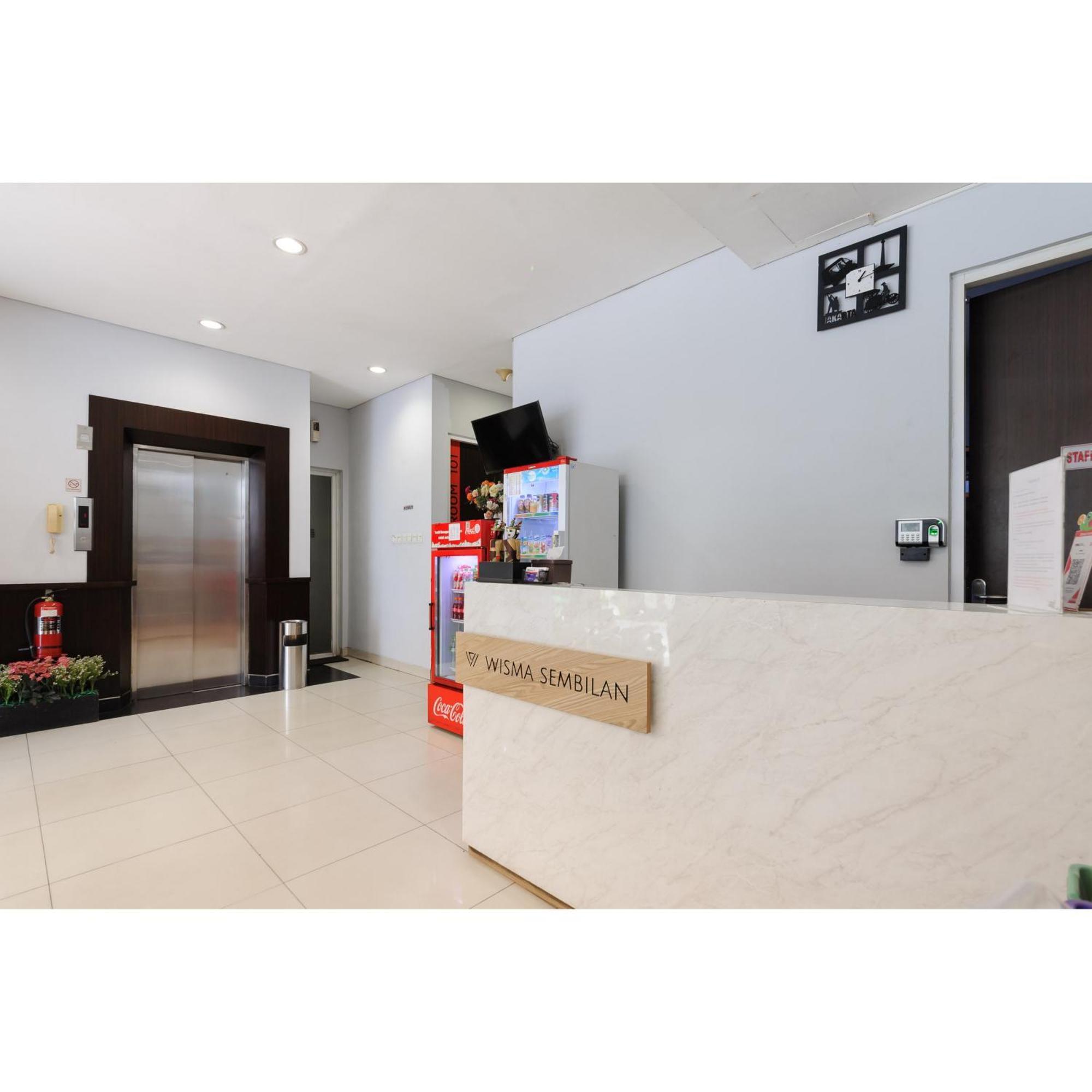 Reddoorz Plus Near Grand Indonesia Jakarta Kültér fotó