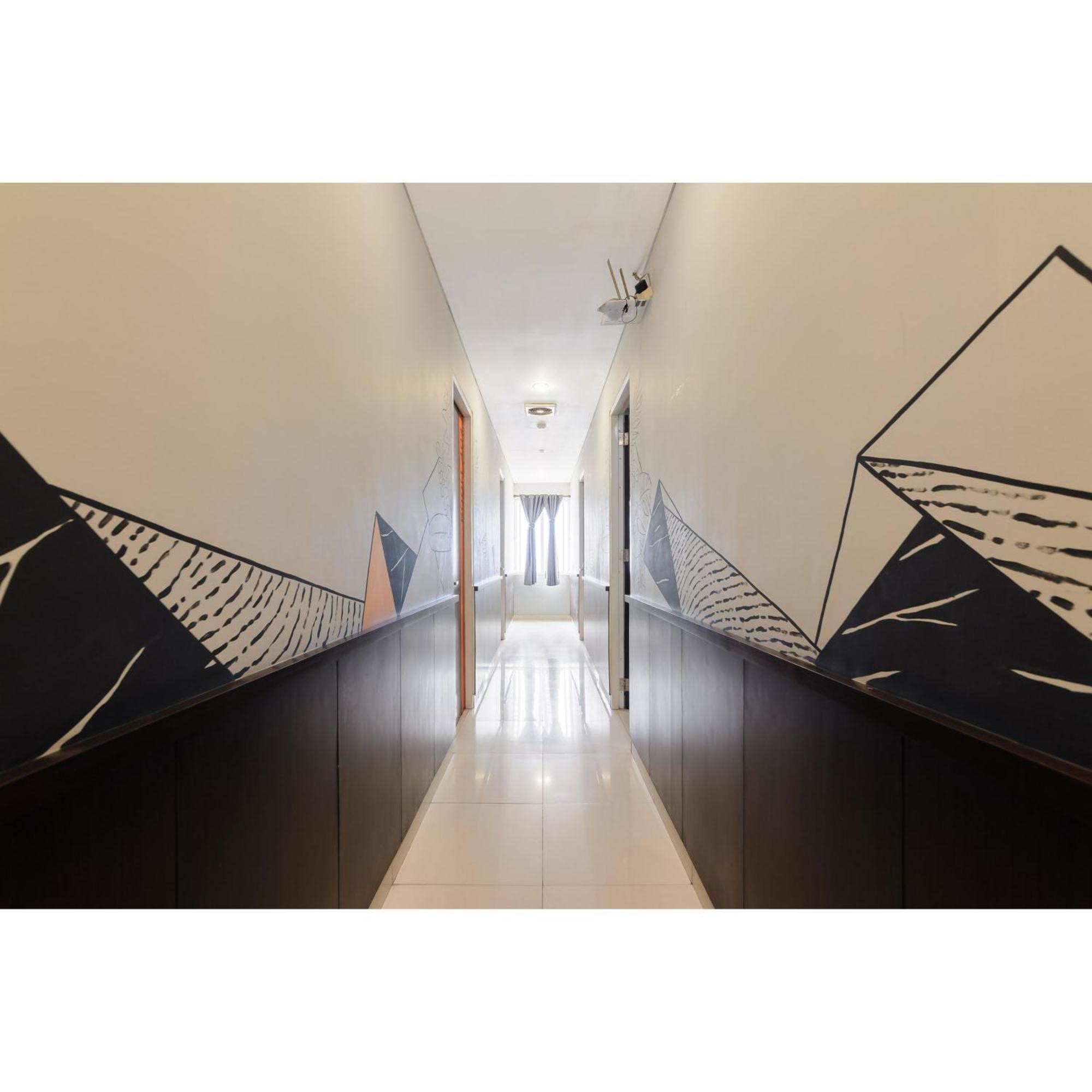 Reddoorz Plus Near Grand Indonesia Jakarta Kültér fotó